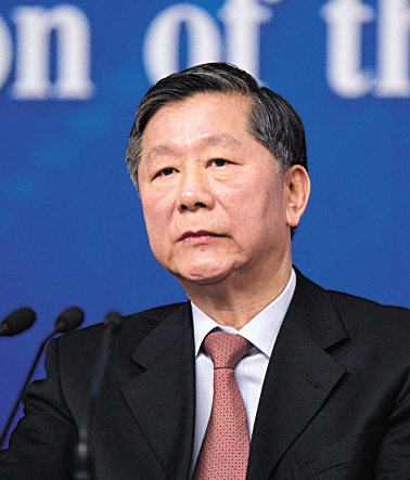 中国银行业监督管理委员会主席尚福林称,民营银行开业审批权下放到各省市自治区。
